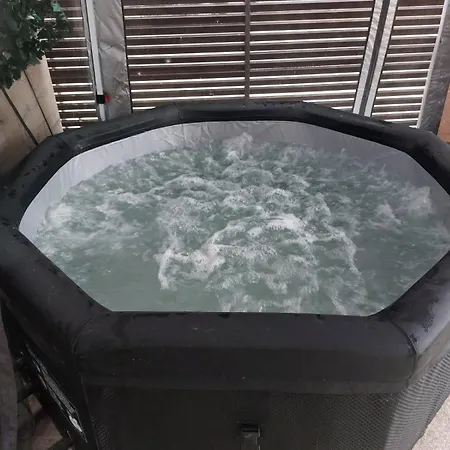 בית הארחה Garsoniera In Campus Mamaia 4*