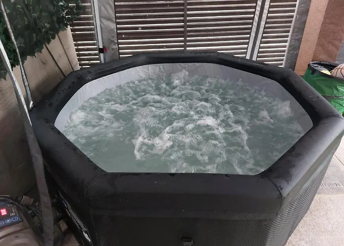 Pensiune Garsoniera In Campus Mamaia 4*